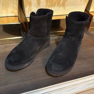 Ugg Kristin Wedge Bootie size 9 womens Blk